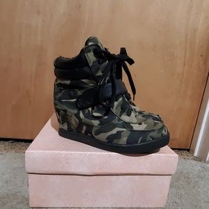 Wedge ankle sneaker boots